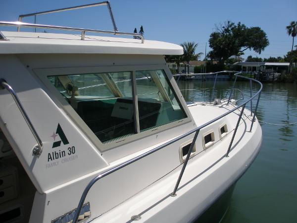 30' Albin, Listing Number 100900117, - Photo No. 12