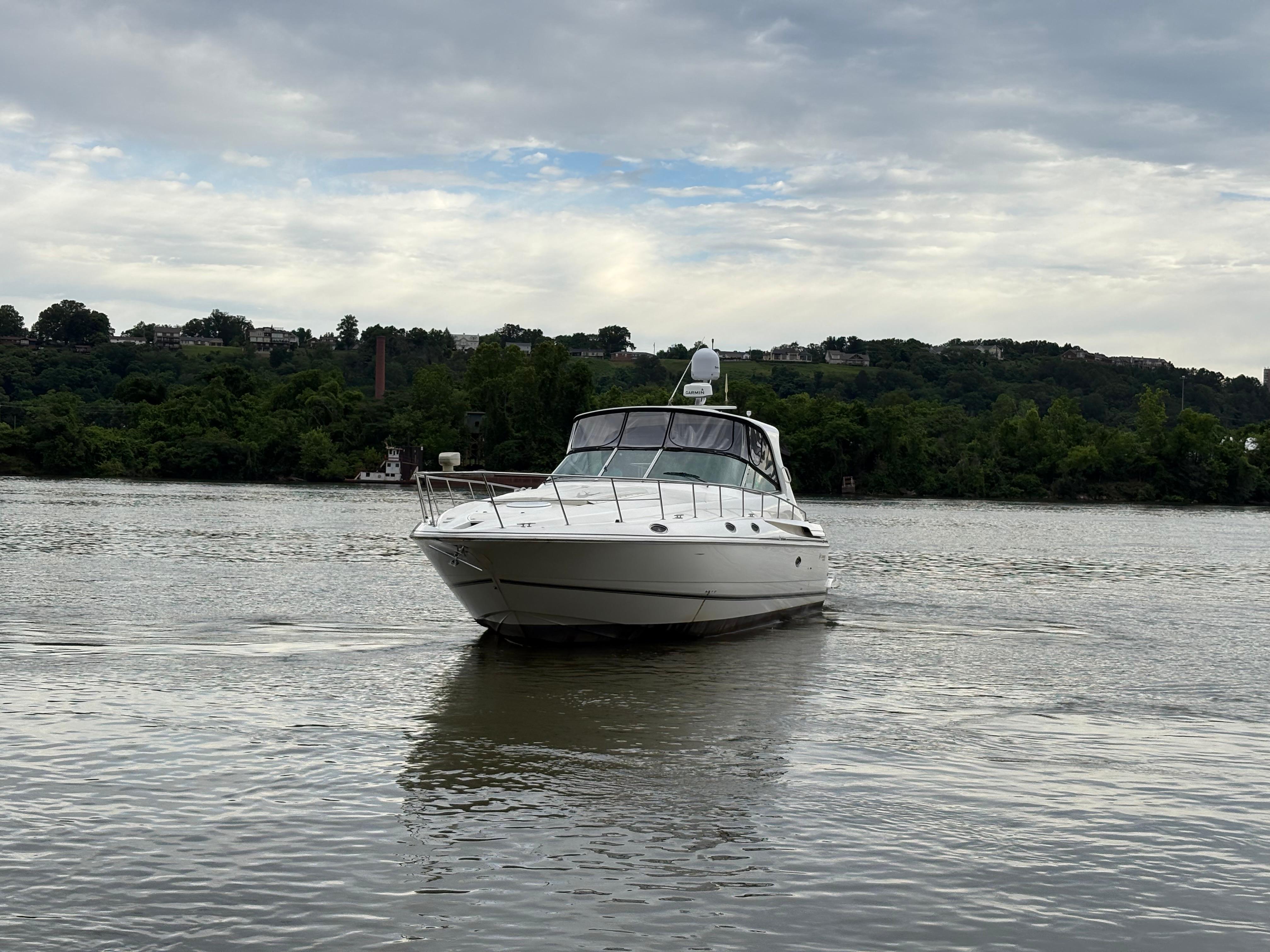 2003-cruisers-yachts-4270-express-power-9817853-979899366-0-280520250753-41