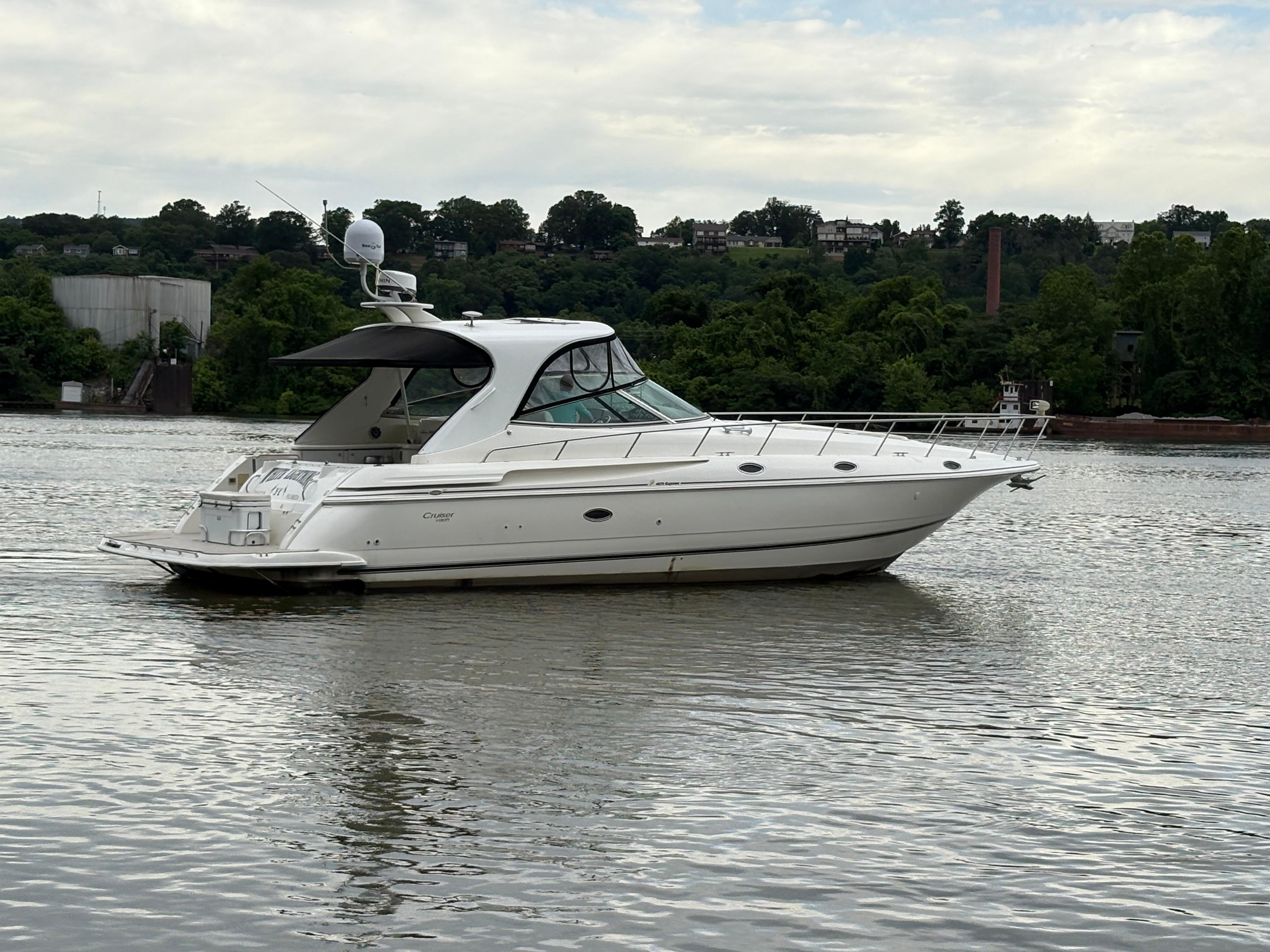2003-cruisers-yachts-4270-express-power-9817853-979899371-0-280520250753-46