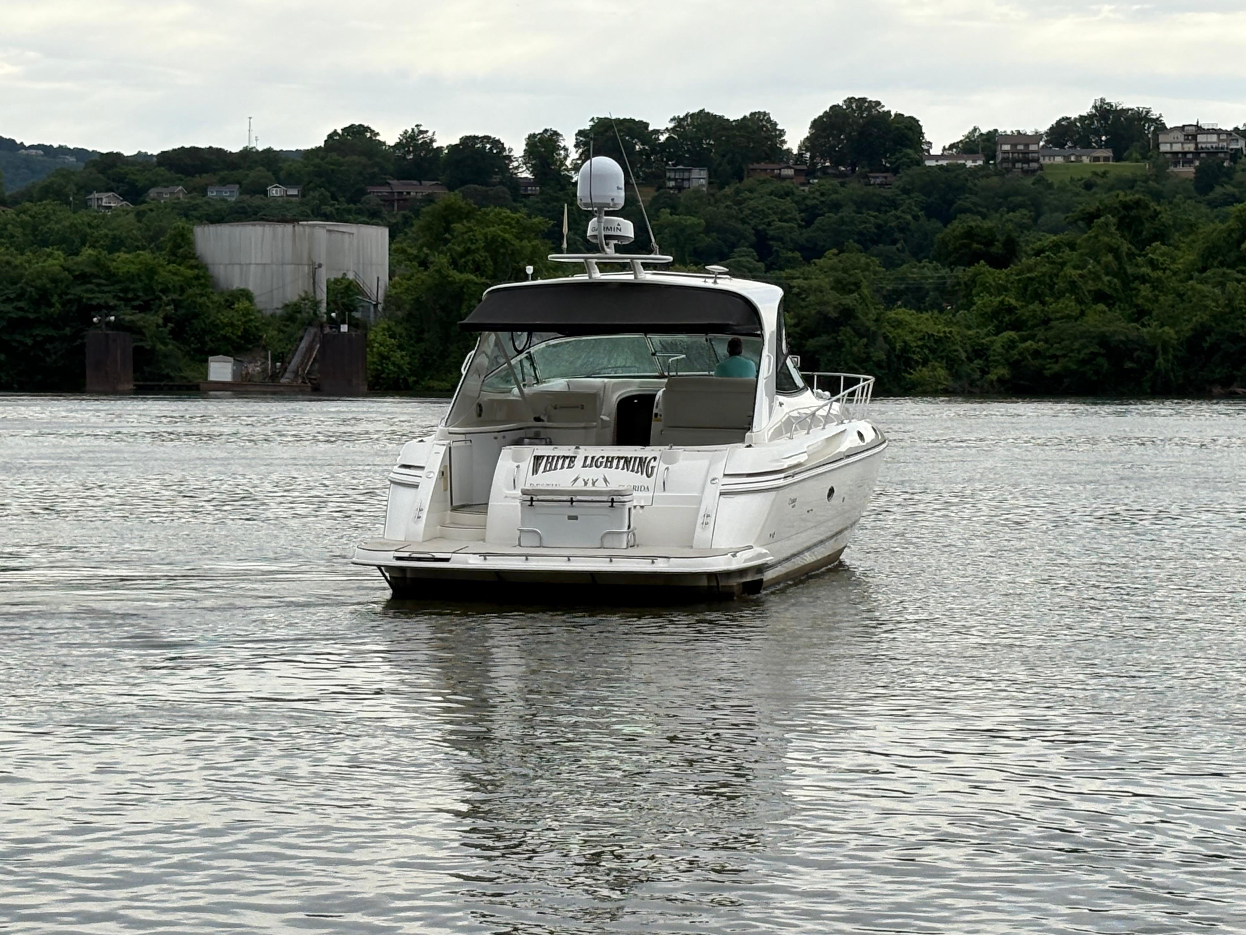 2003-cruisers-yachts-4270-express-power-9817853-979899373-0-280520250753-48