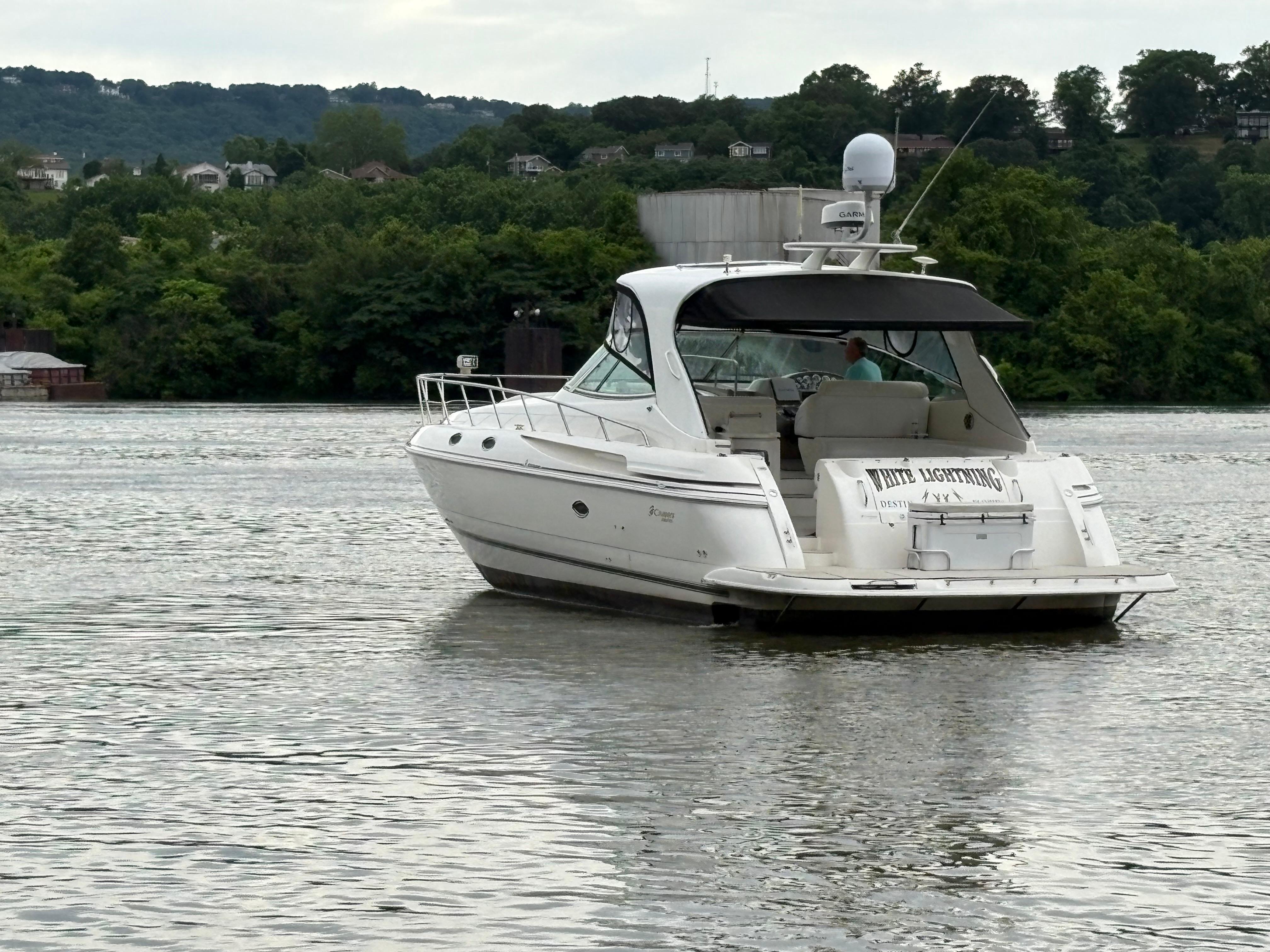 2003-cruisers-yachts-4270-express-power-9817853-979899374-0-280520250753-49