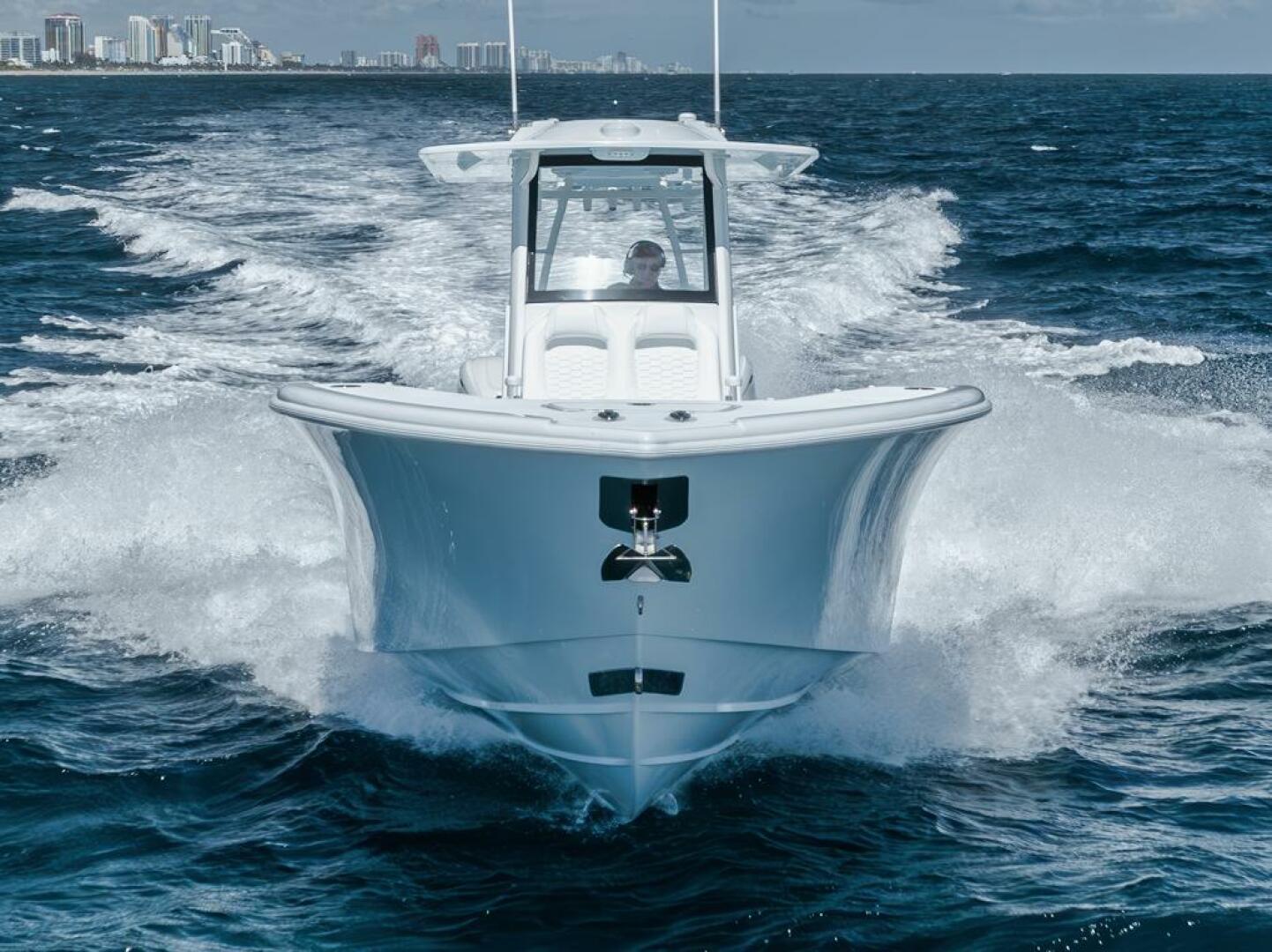 Yellowfin-36 Offshore 2025-36 Offshore FL-US-2025 Yellowfin 36 Offshore boat cruising on open ocean waters.-9817861 | Thumbnail