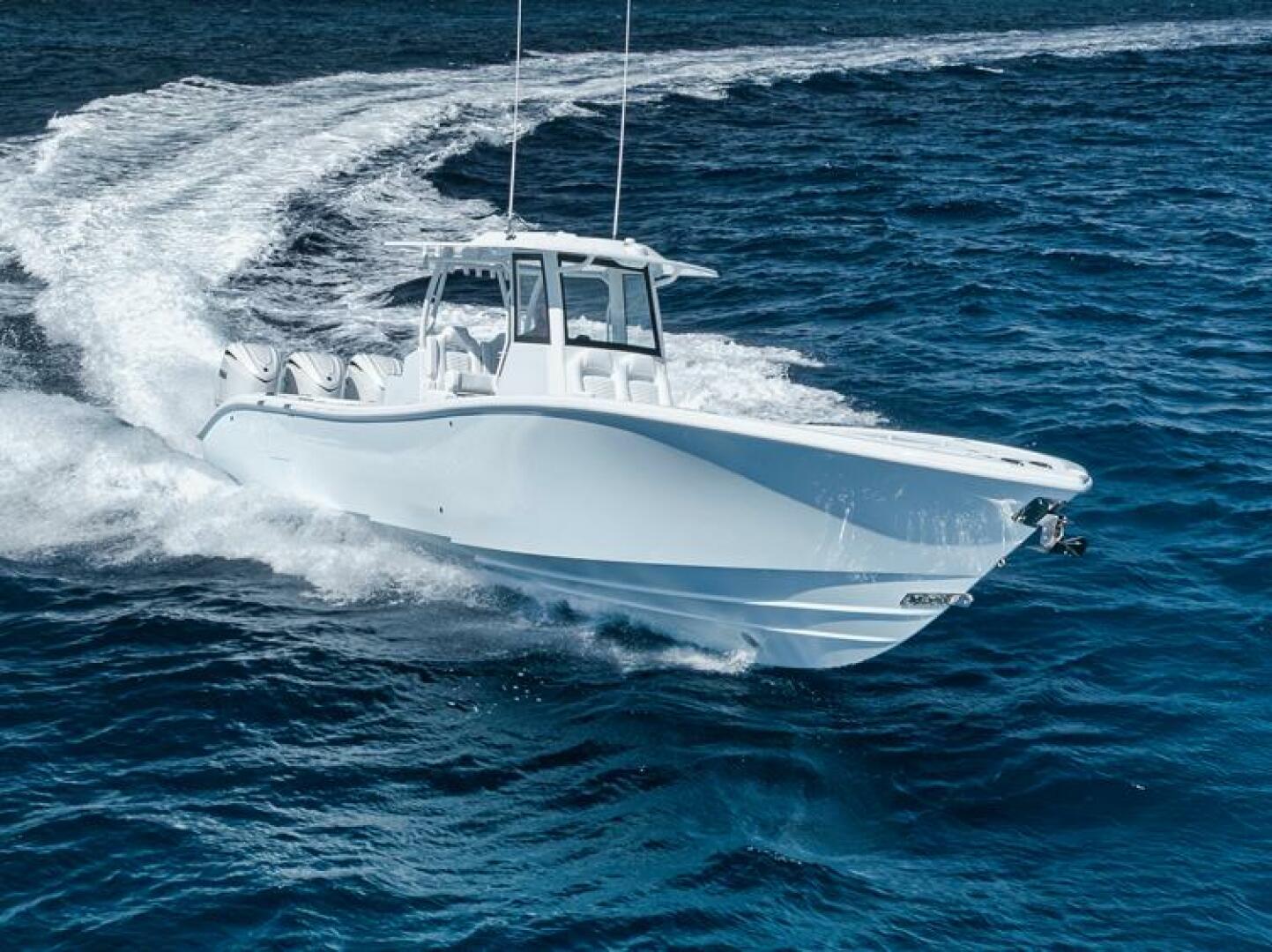 Yellowfin-36 Offshore 2025-36 Offshore FL-US-2025 Yellowfin 36 Offshore boat cruising on open blue ocean waters.-9817861 | Thumbnail