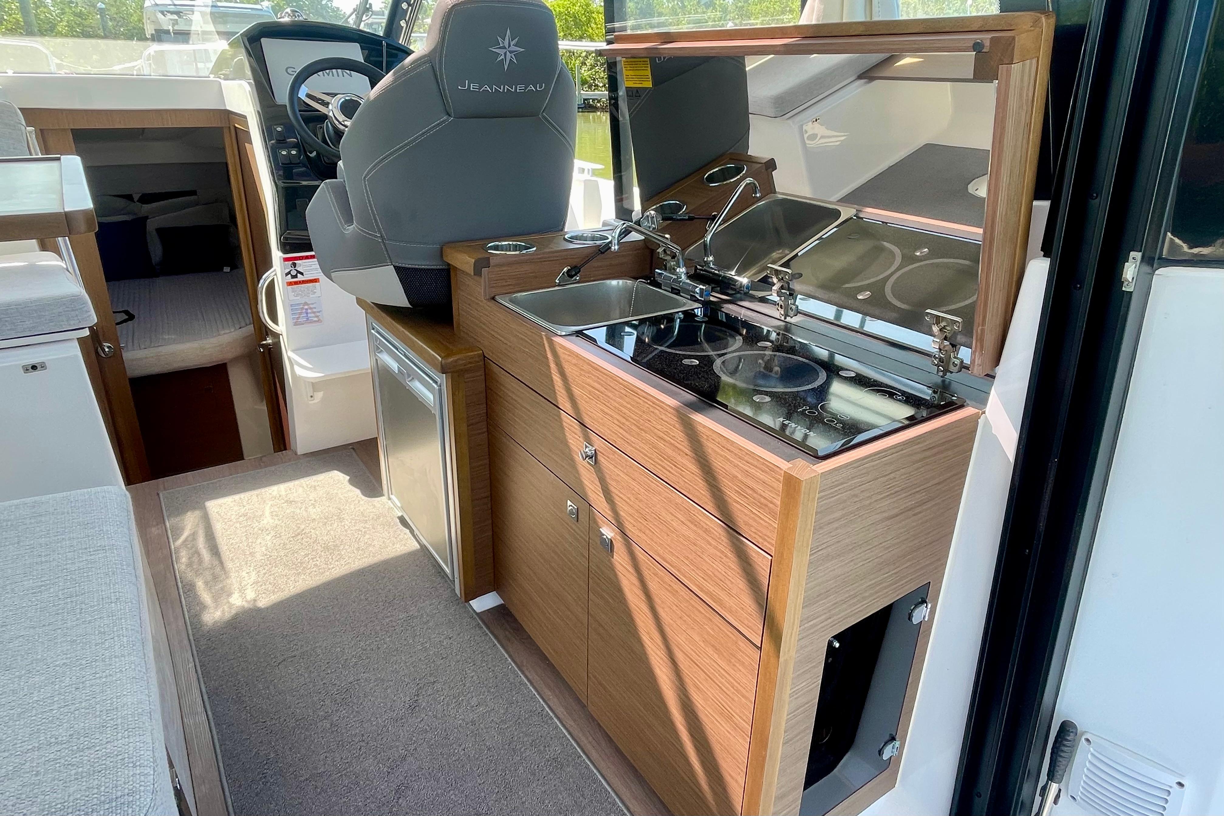 2024 Jeanneau NC 895-14
