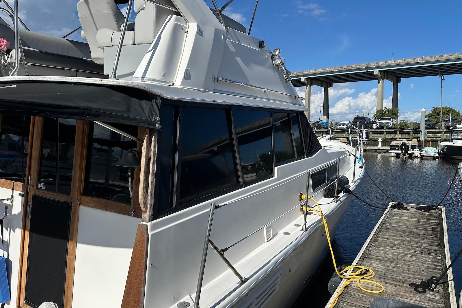 NC 10356 RC Knot 10 Yacht Sales NC 10356 RC Knot 10 Yacht Sales