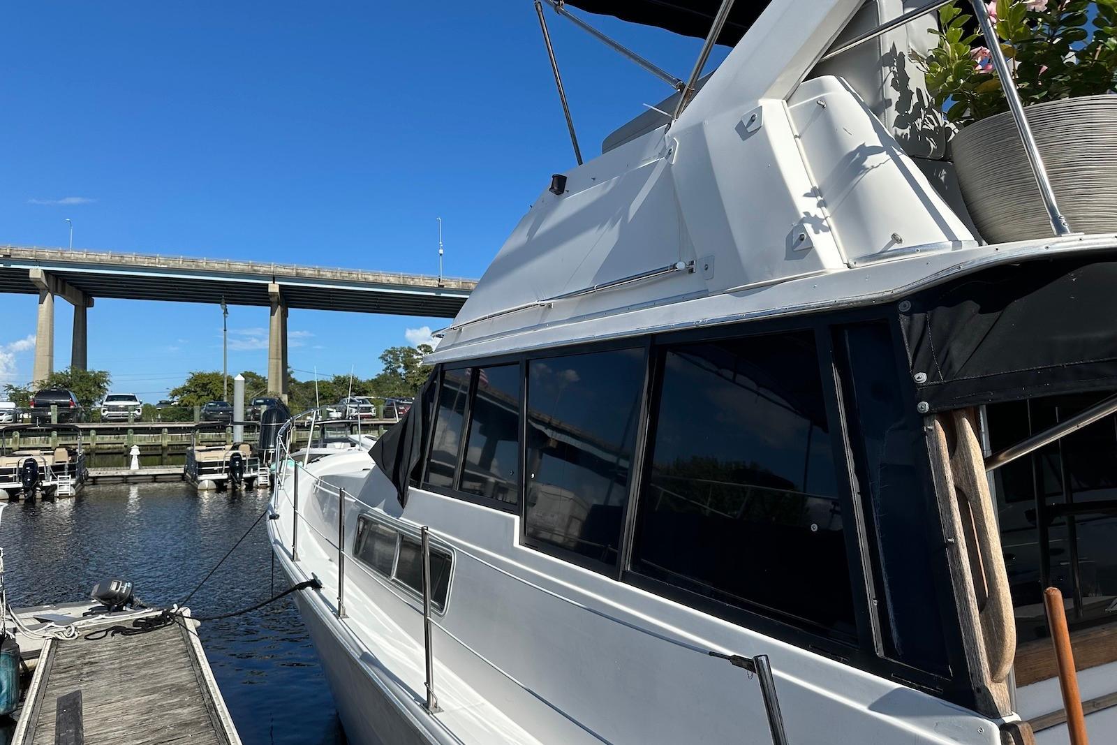 NC 10356 RC Knot 10 Yacht Sales NC 10356 RC Knot 10 Yacht Sales