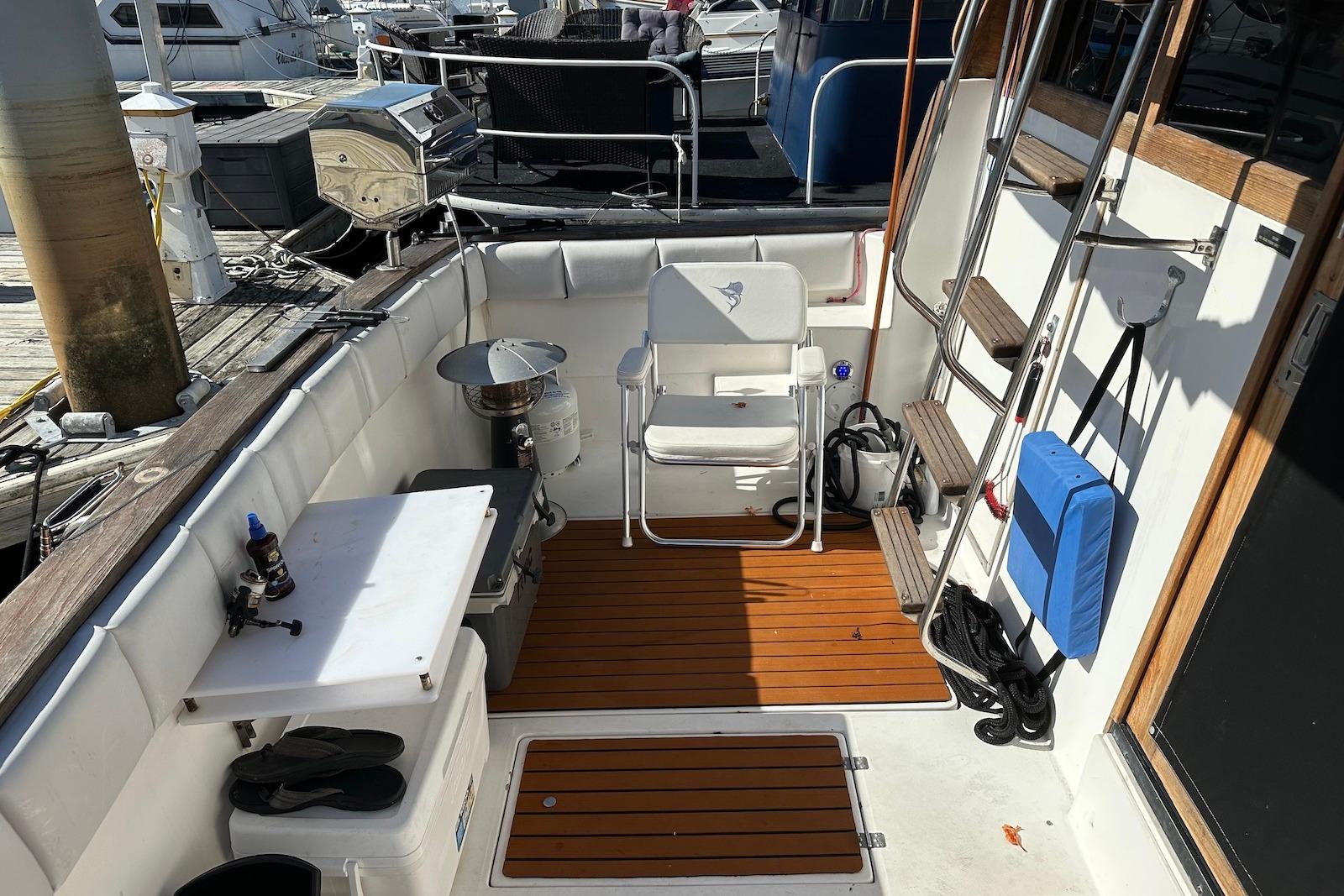 NC 10356 RC Knot 10 Yacht Sales NC 10356 RC Knot 10 Yacht Sales