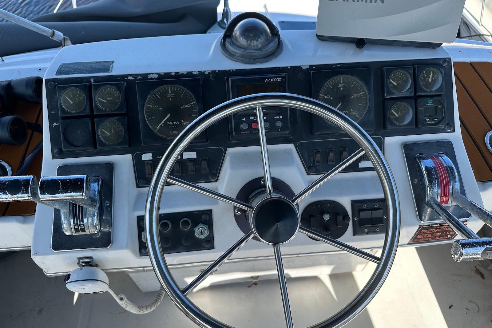 NC 10356 RC Knot 10 Yacht Sales NC 10356 RC Knot 10 Yacht Sales