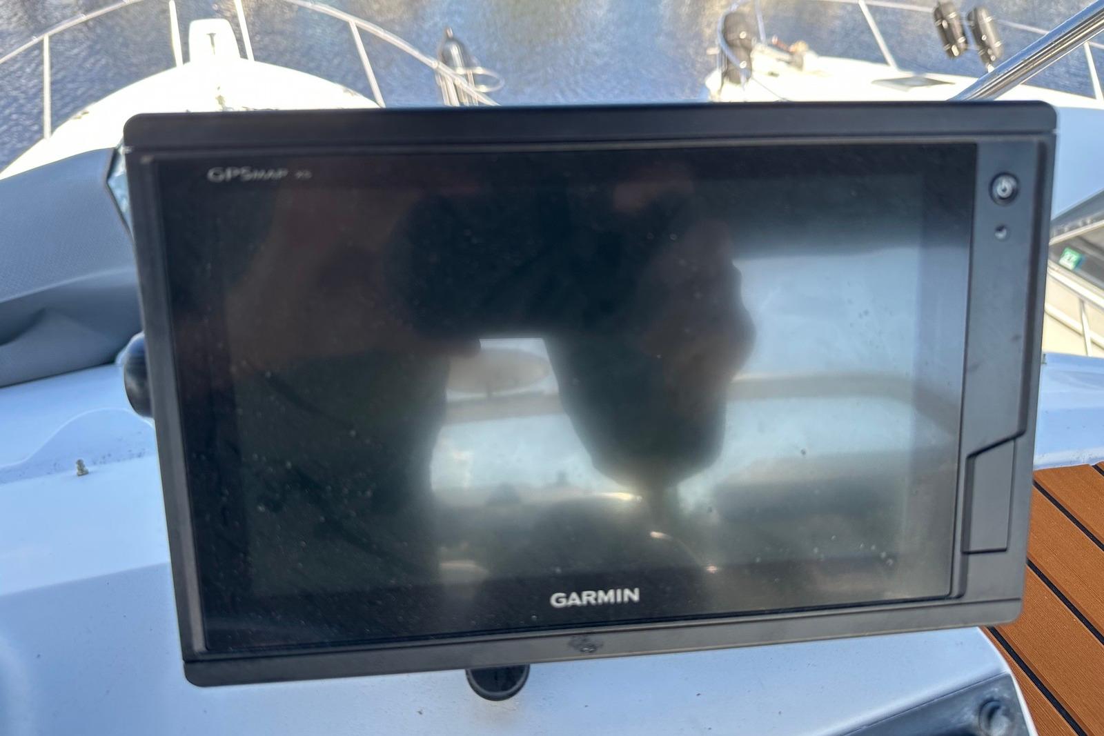 NC 10356 RC Knot 10 Yacht Sales NC 10356 RC Knot 10 Yacht Sales