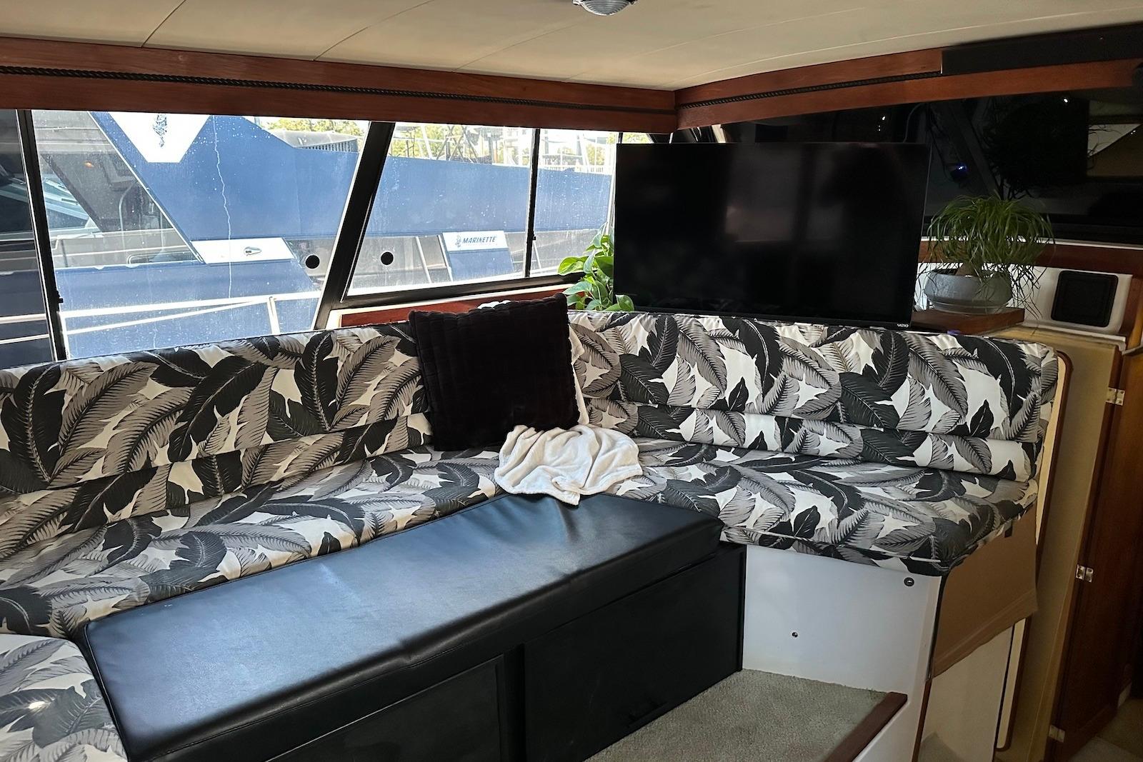 NC 10356 RC Knot 10 Yacht Sales NC 10356 RC Knot 10 Yacht Sales