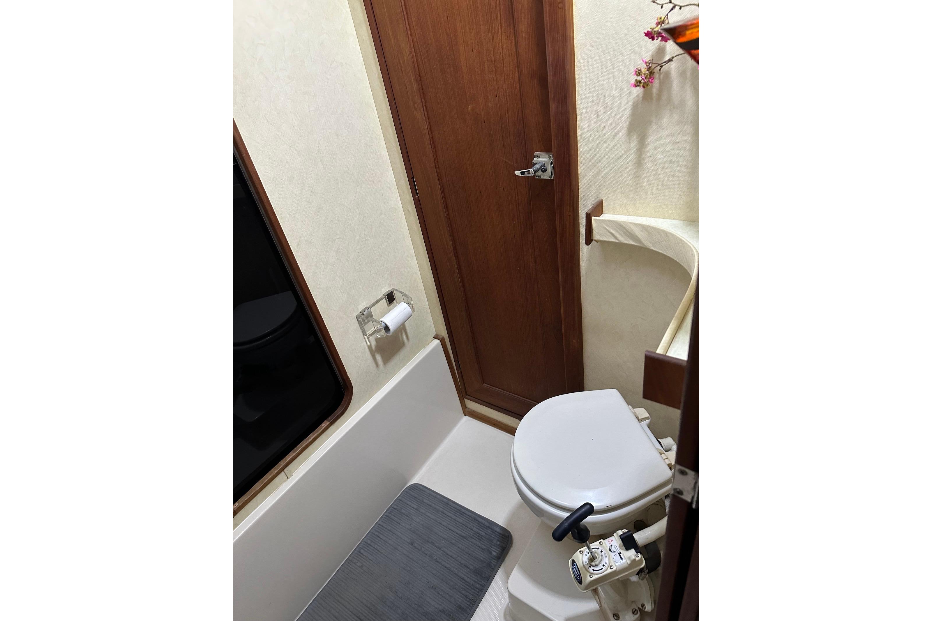 NC 10356 RC Knot 10 Yacht Sales NC 10356 RC Knot 10 Yacht Sales