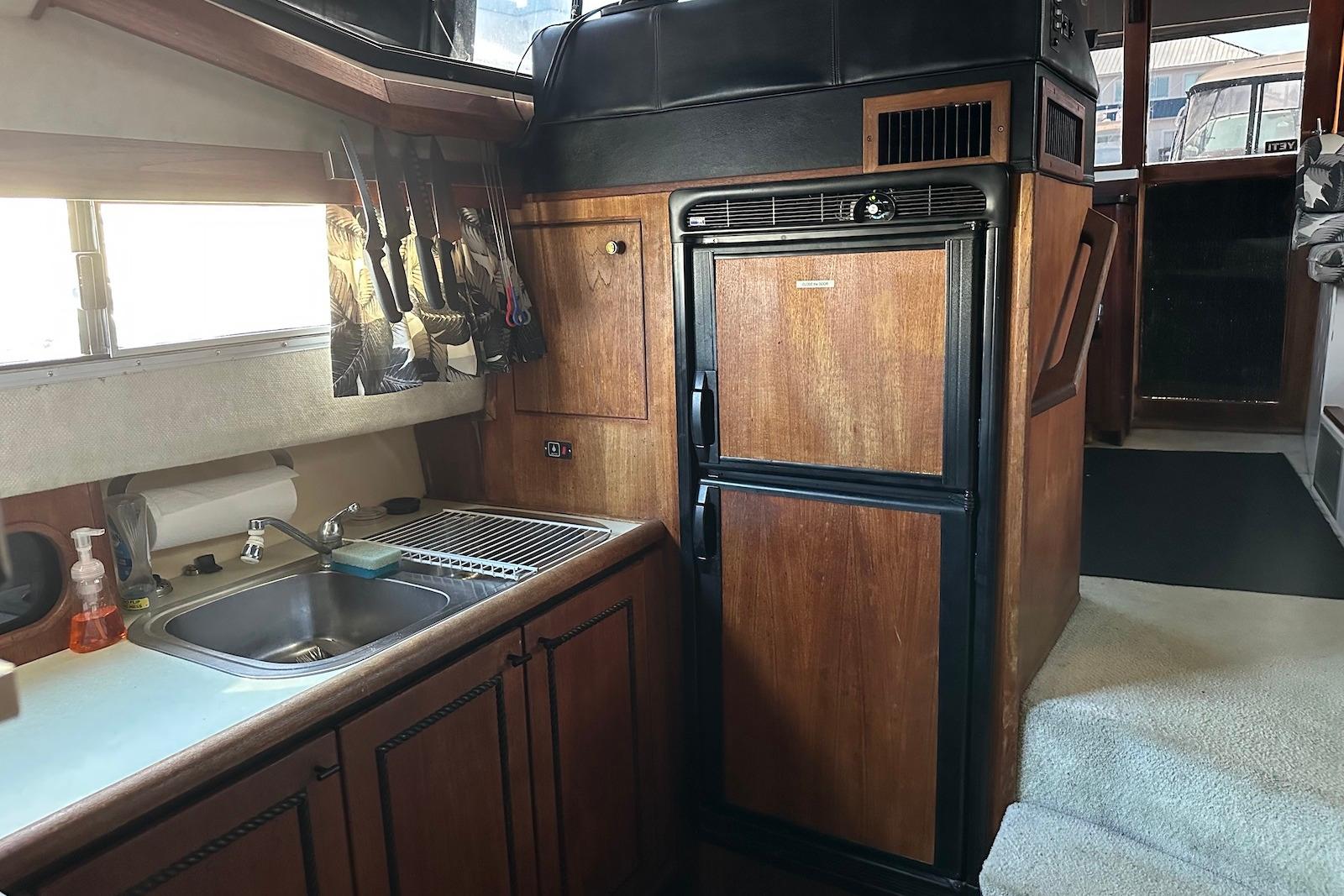 NC 10356 RC Knot 10 Yacht Sales NC 10356 RC Knot 10 Yacht Sales