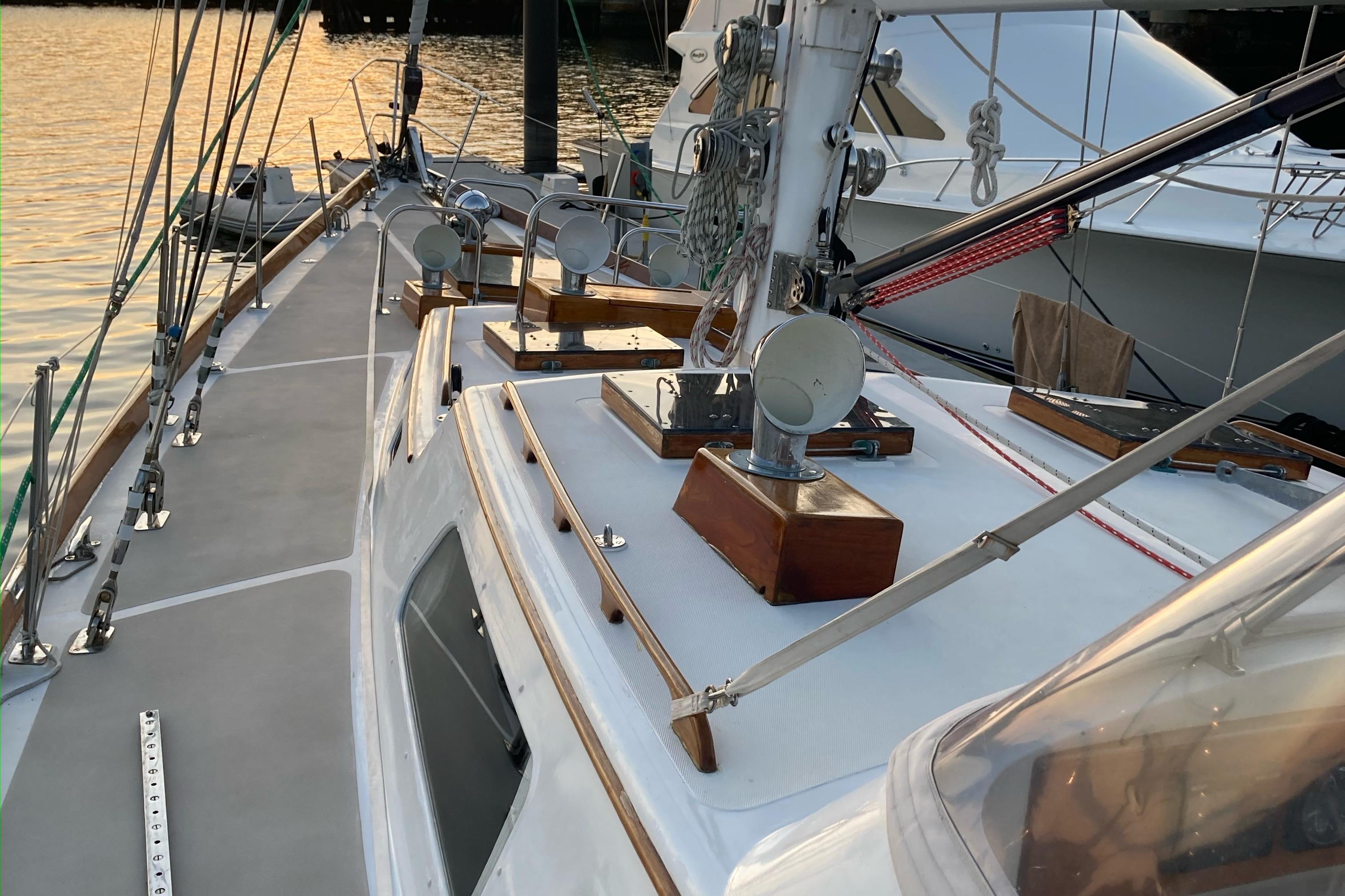 Newport RI Yacht Brokerage