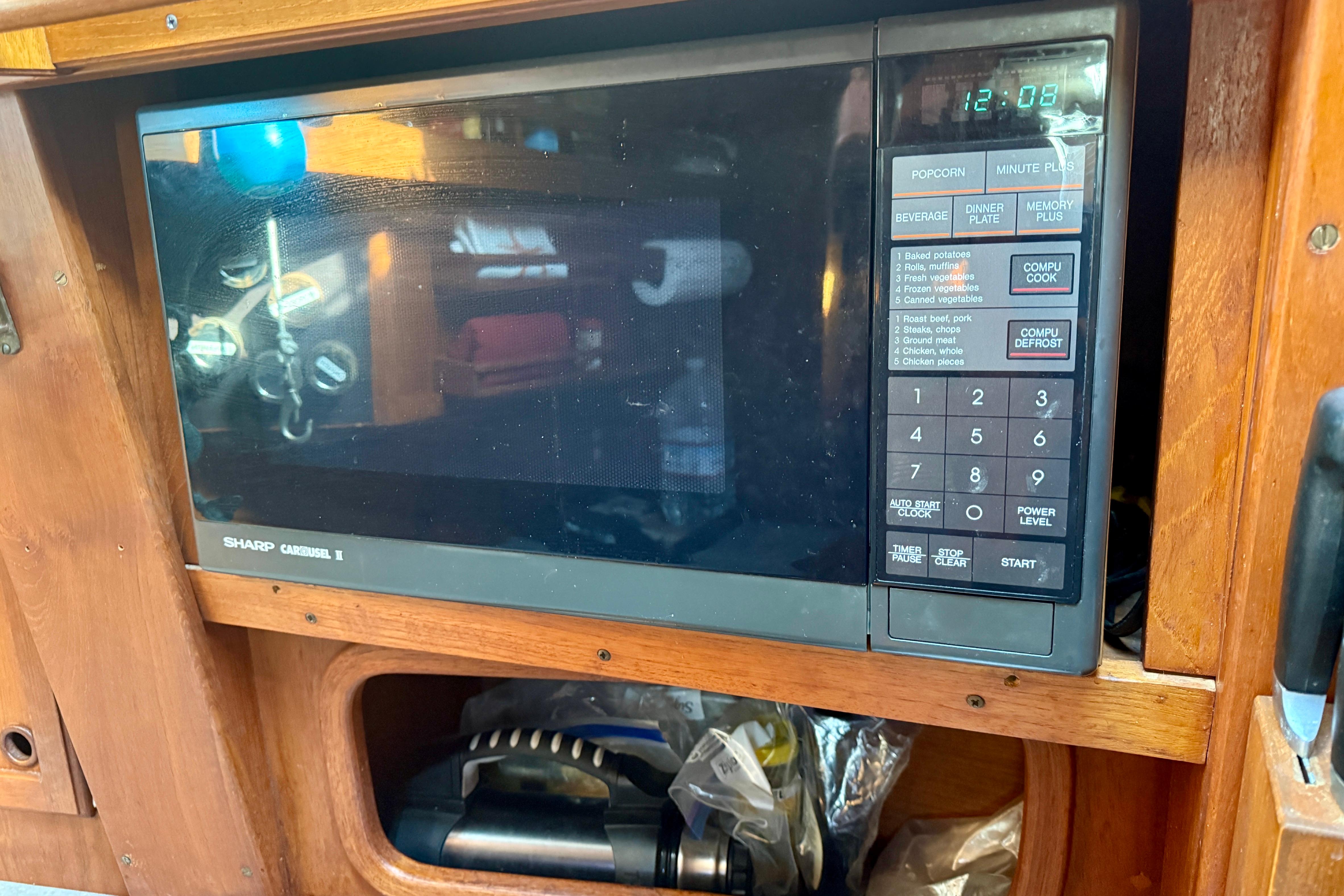 Sharp Carousel II microwave 