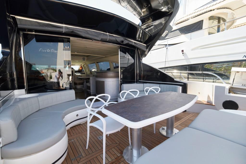 2005 Mangusta 92 Five