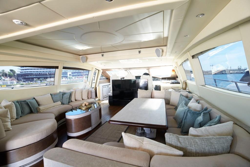 2005 Mangusta 92 Five