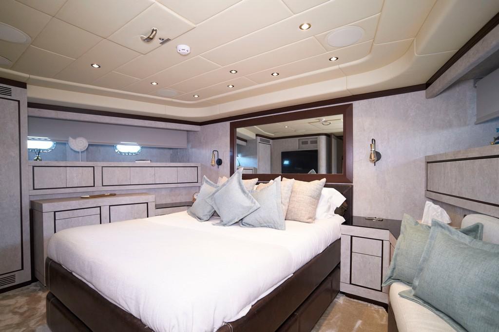 2005 Mangusta 92 Five