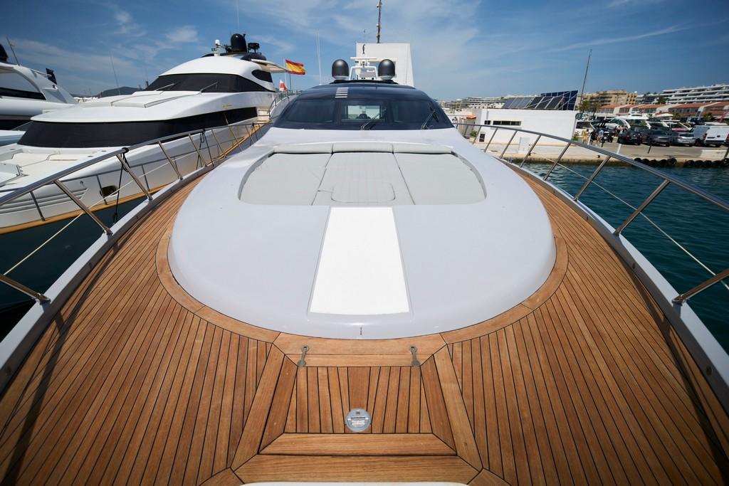 2005 Mangusta 92 Five