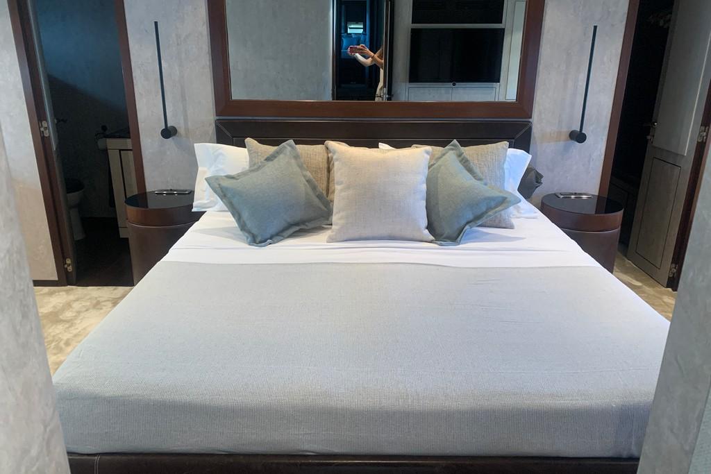2005 Mangusta 92 Five