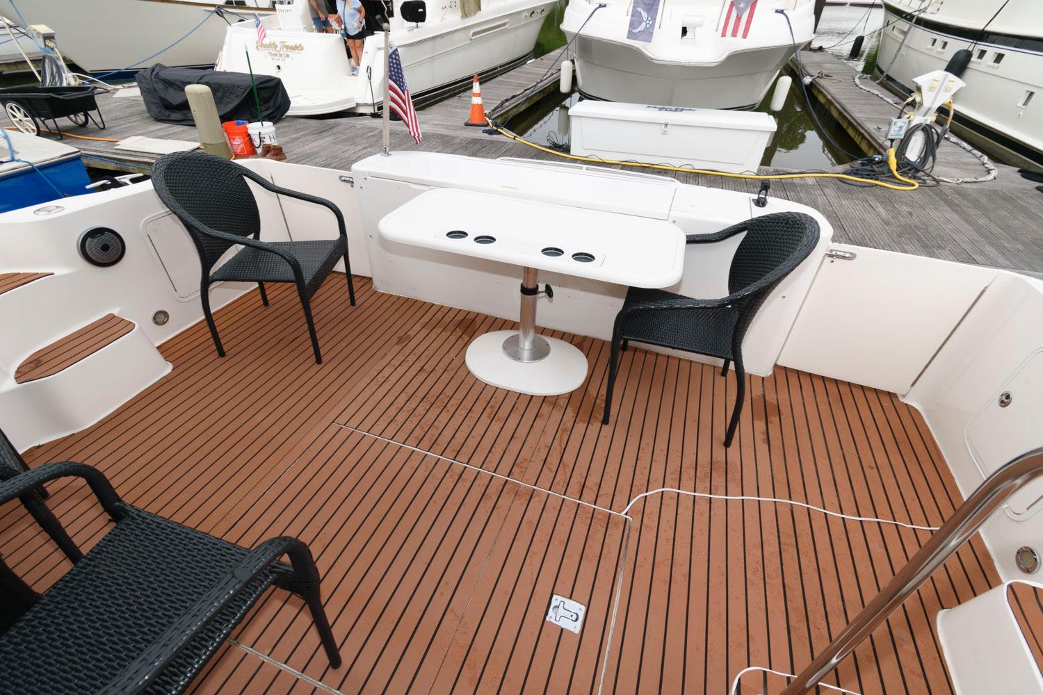 D 7030 JB Knot 10 Yacht Sales