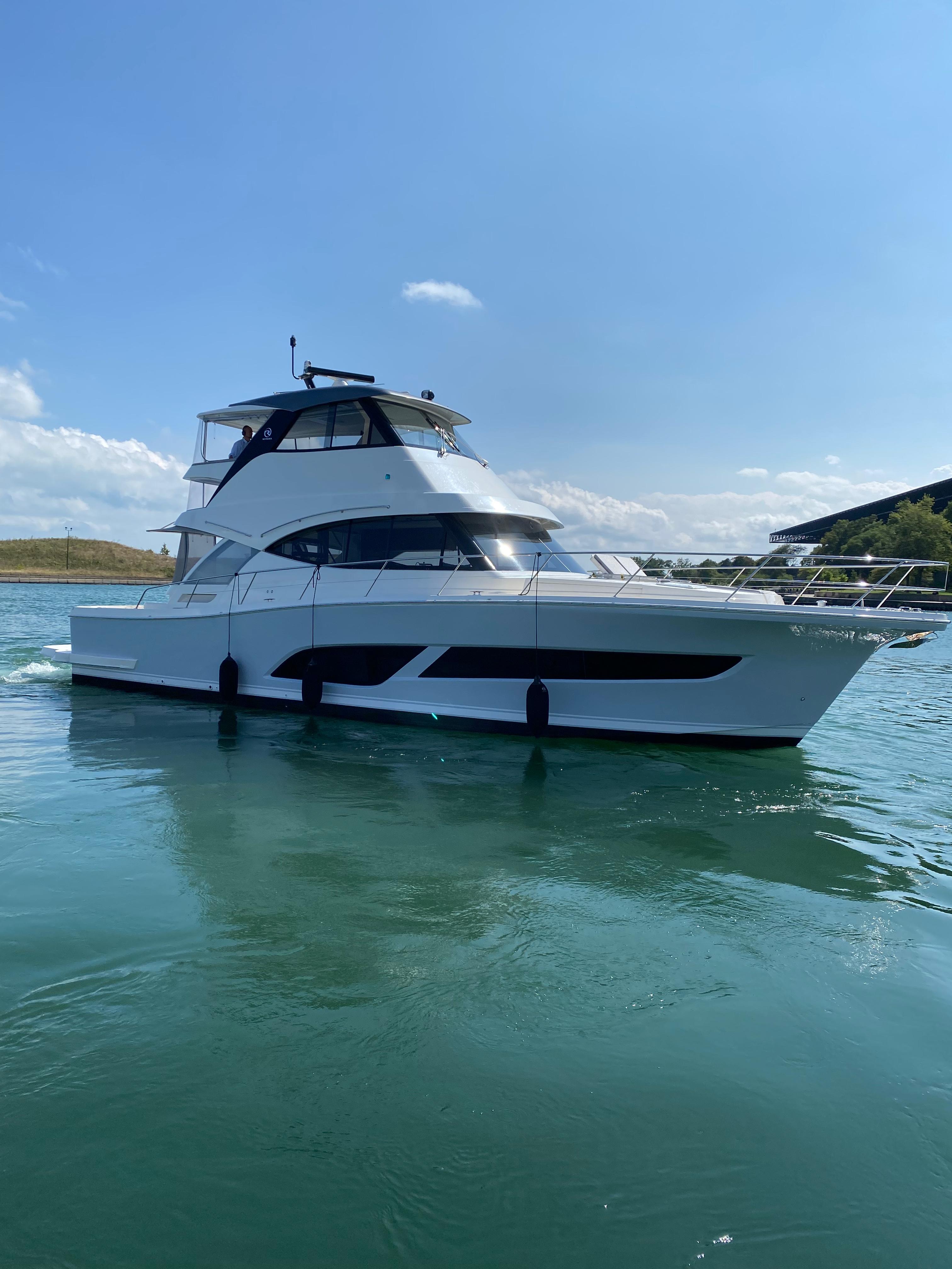 2022 Riviera | 50 Sports Motor Yacht