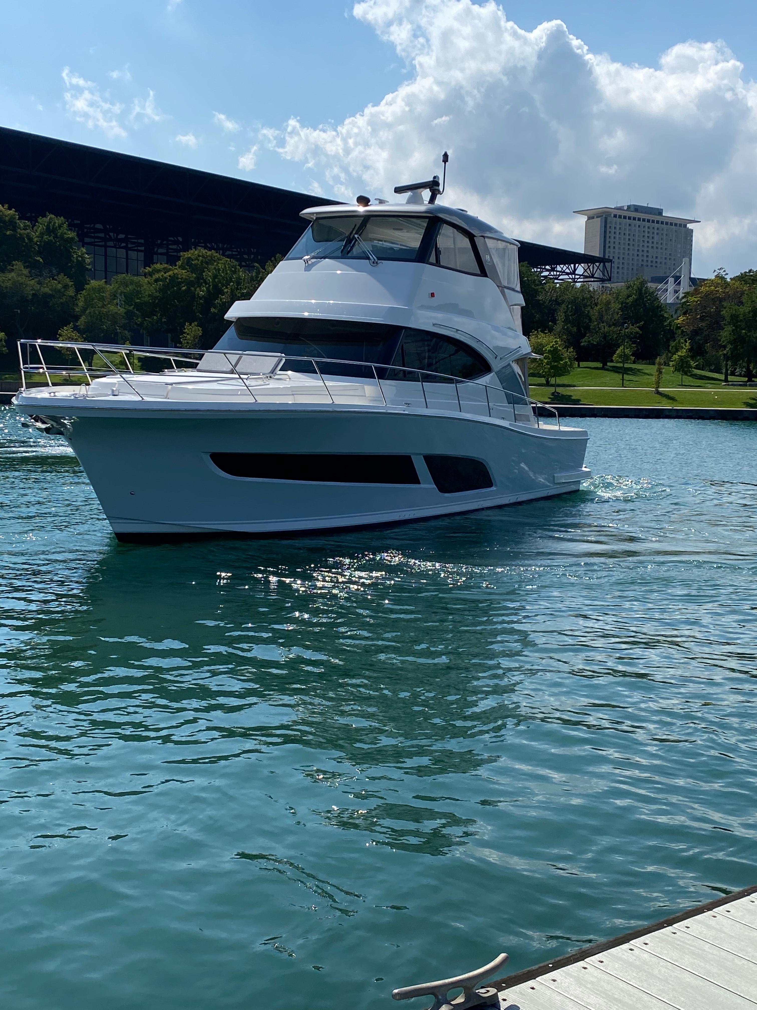 2022 Riviera | 50 Sports Motor Yacht