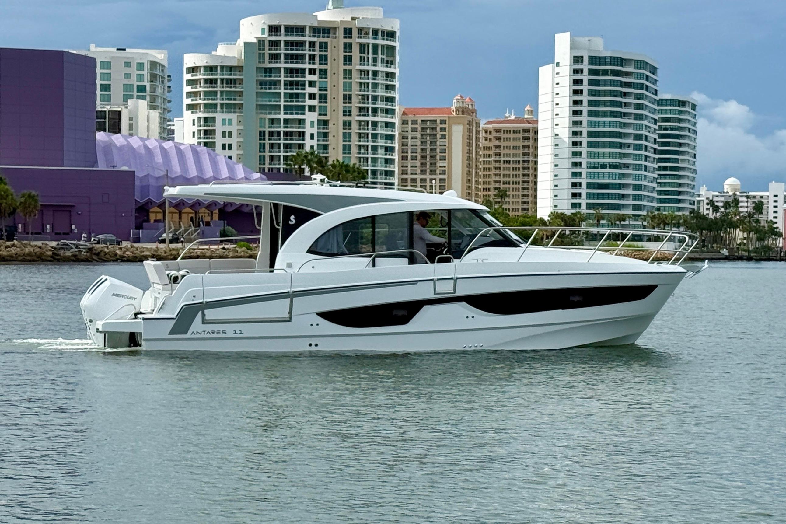 2026 Beneteau Antares 11