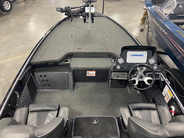 2022 Nitro boat for sale, model of the boat is Z20 Pro & Image # 3 of 9