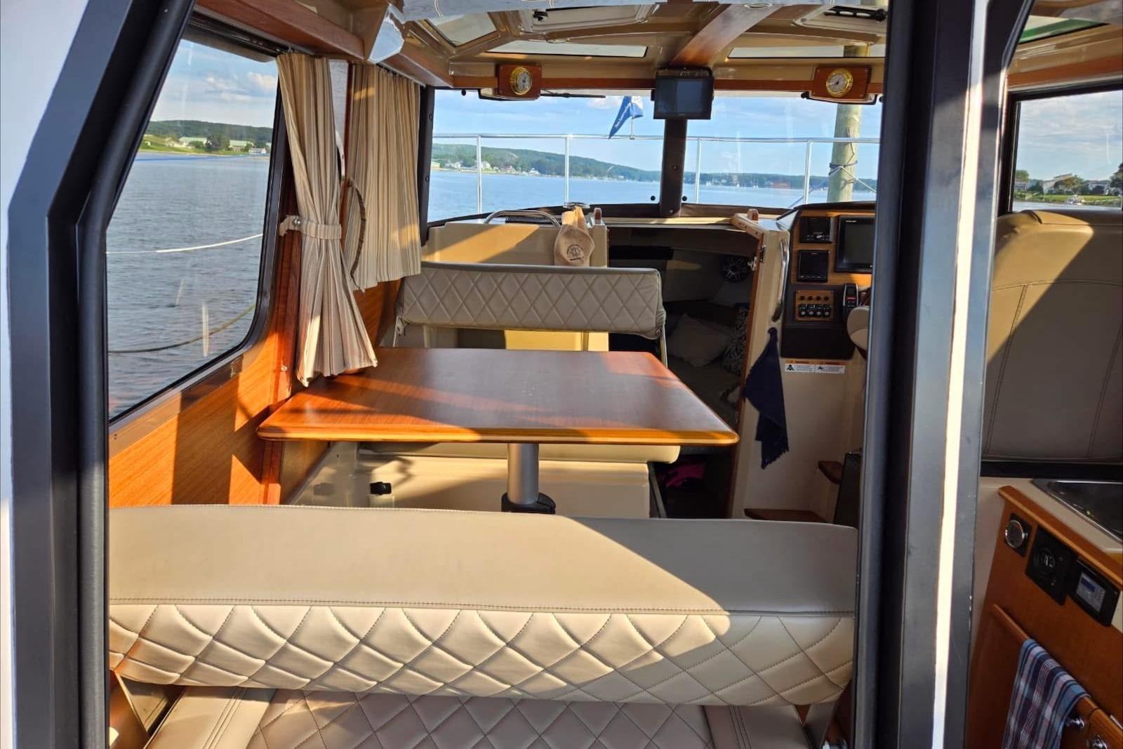 CT 10486 KY Knot 10 Yacht Sales CT 10486 KY Knot 10 Yacht Sales