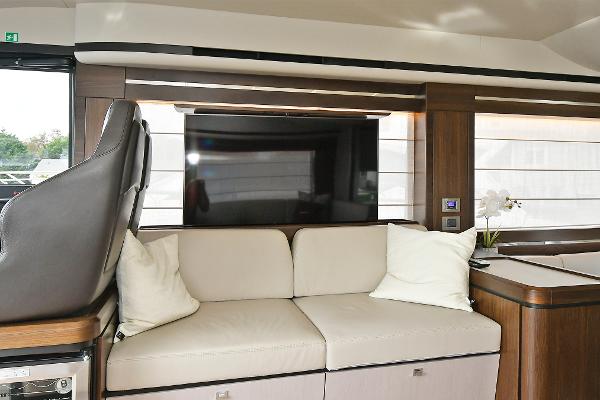 58' Absolute, Listing Number 100898332, - Photo No. 37