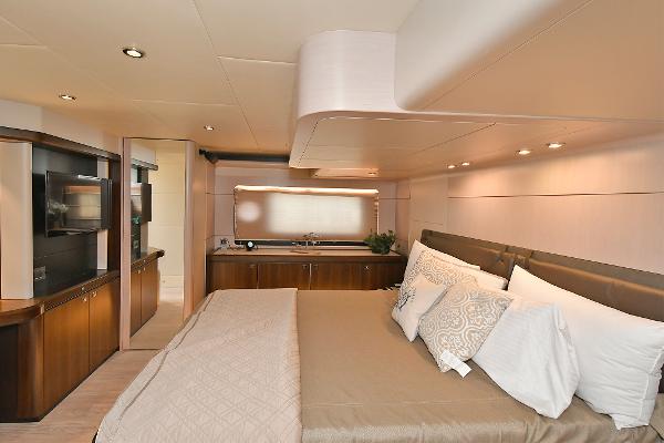 58' Absolute, Listing Number 100898332, - Photo No. 45
