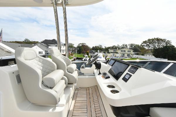 58' Absolute, Listing Number 100898332, - Photo No. 18