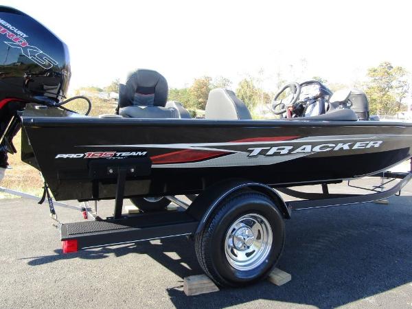 2022 Tracker Boats boat for sale, model of the boat is Pro Team™ 195 TXW & Image # 2 of 15