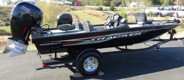 2022 Tracker Boats boat for sale, model of the boat is Pro Team™ 195 TXW & Image # 4 of 15