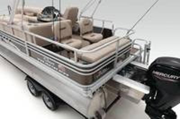 2021 Sun Tracker boat for sale, model of the boat is SportFish™ 22 XP3 & Image # 15 of 33