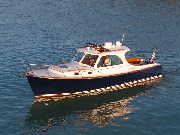 Photo of 2014 Hinckley 37'