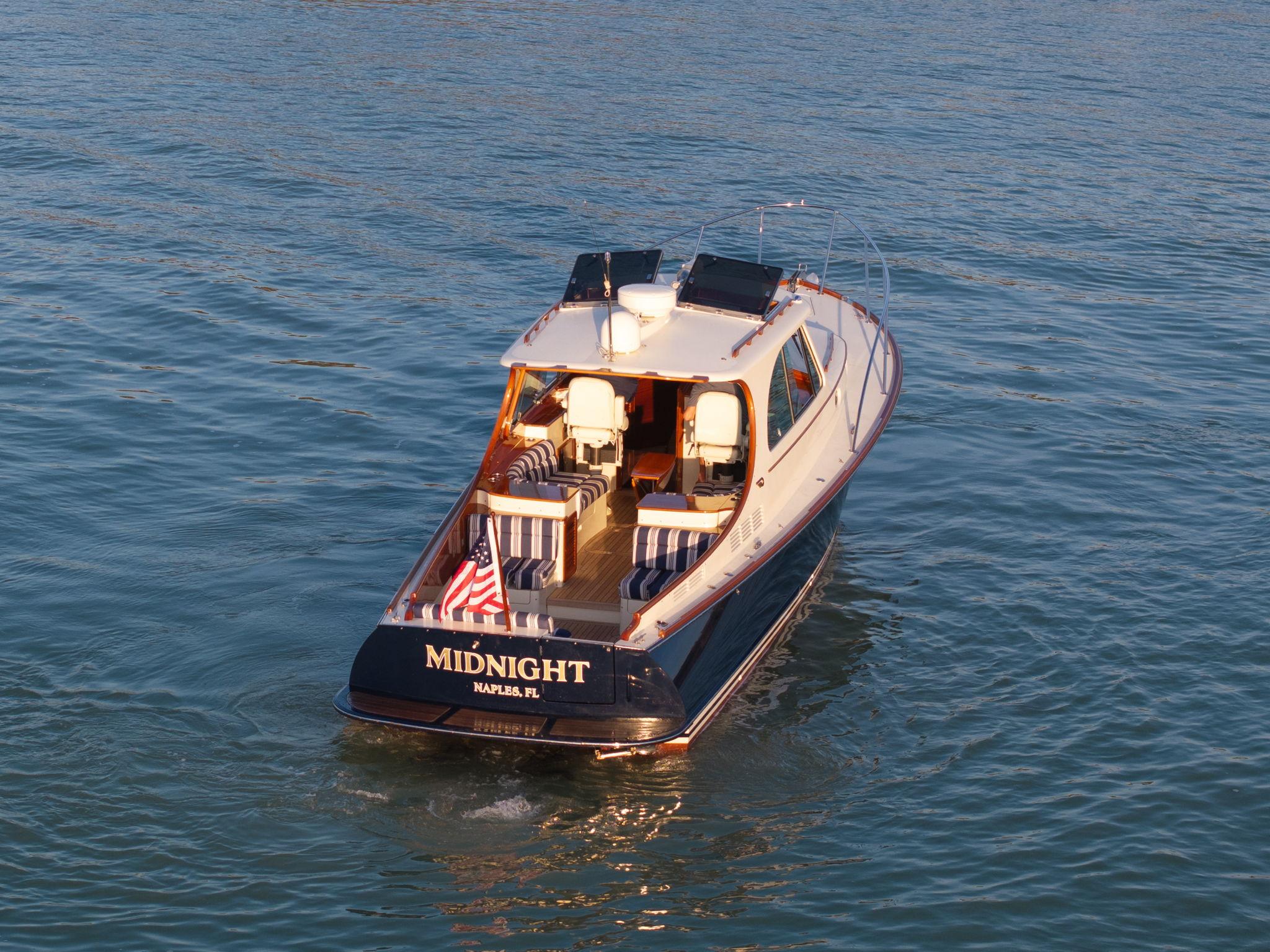 2014-hinckley-picnic-boat-37mkiii-power-9687904-20250219091503805-1_XLARGE