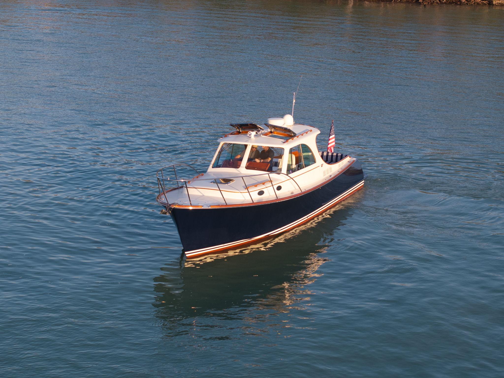 2014-hinckley-picnic-boat-37mkiii-power-9687904-20250219091757439-1_XLARGE