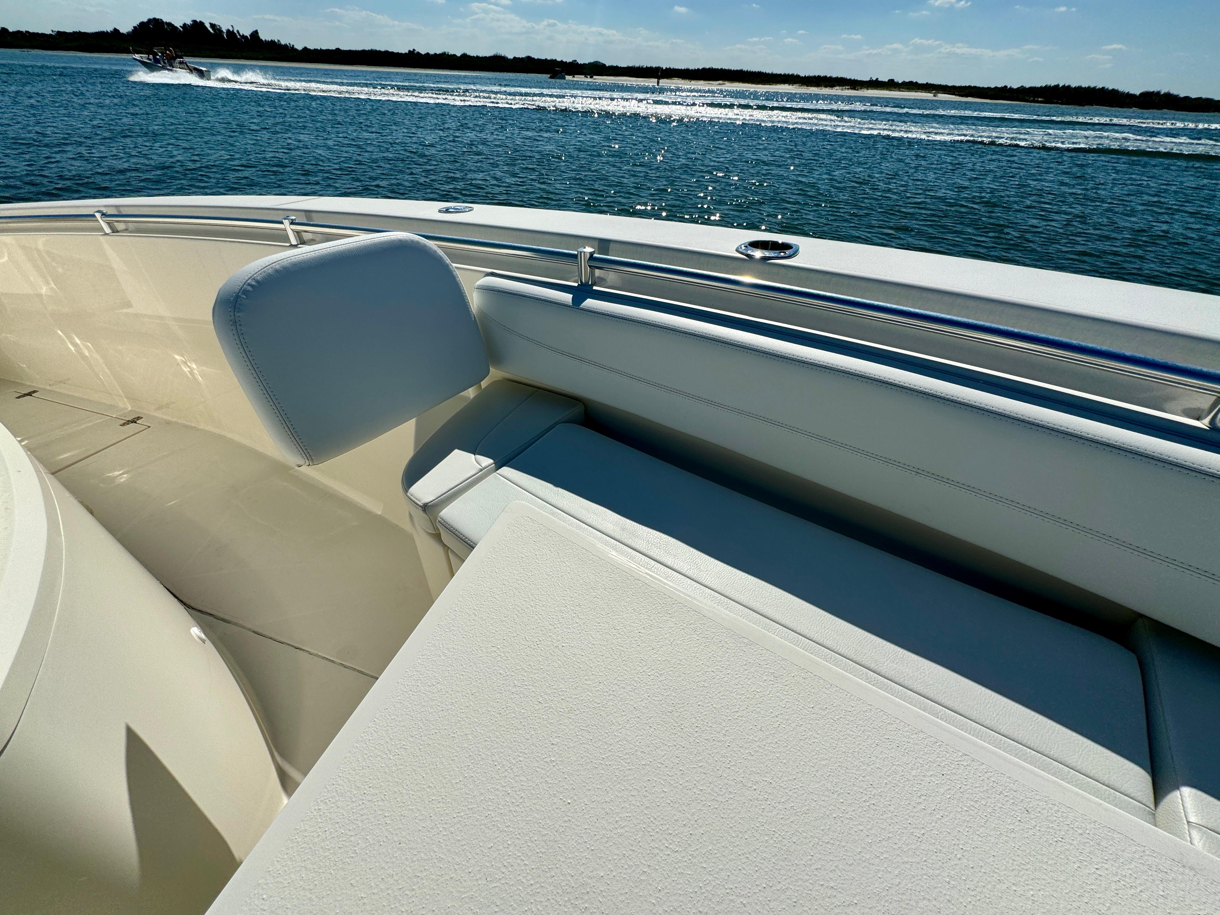 2020-cobia-350-center-console-power-9717904-20250317090238865-1_XLARGE