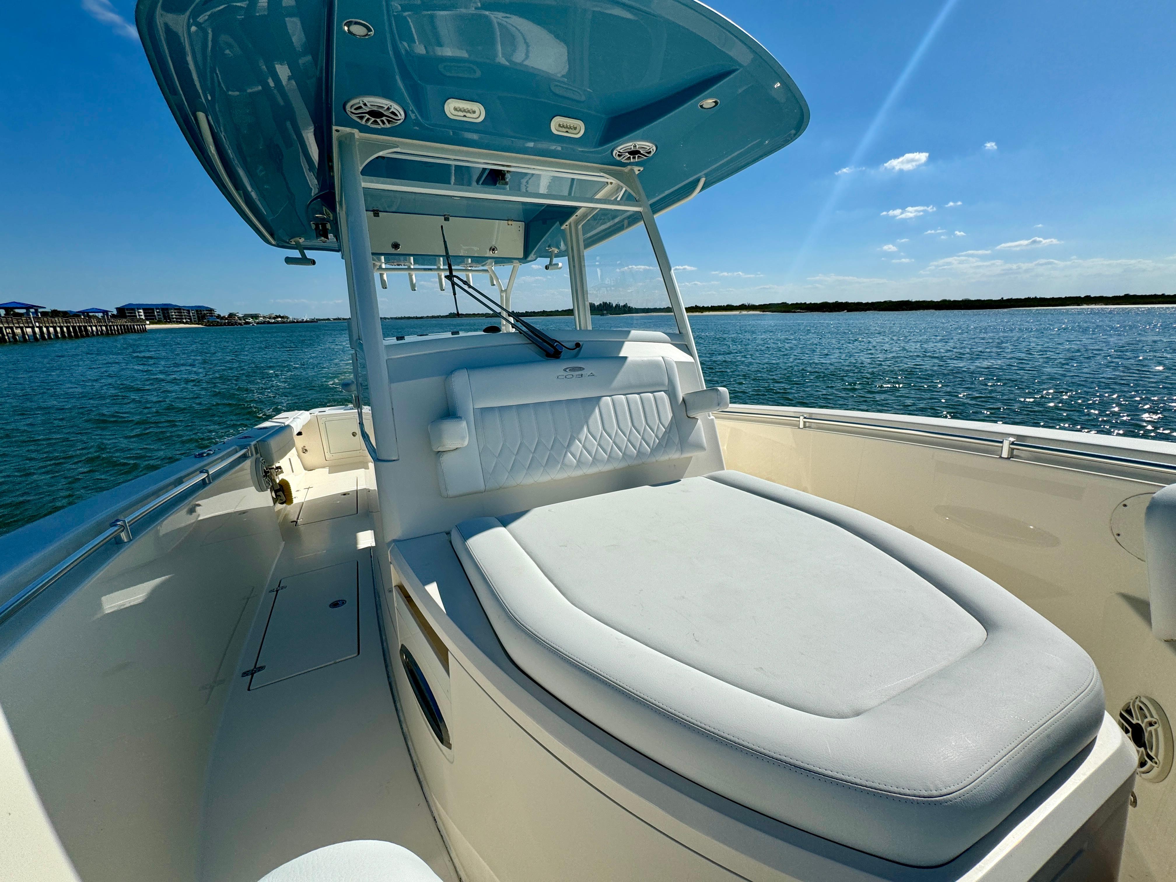 2020-cobia-350-center-console-power-9717904-20250317090254305-1_XLARGE