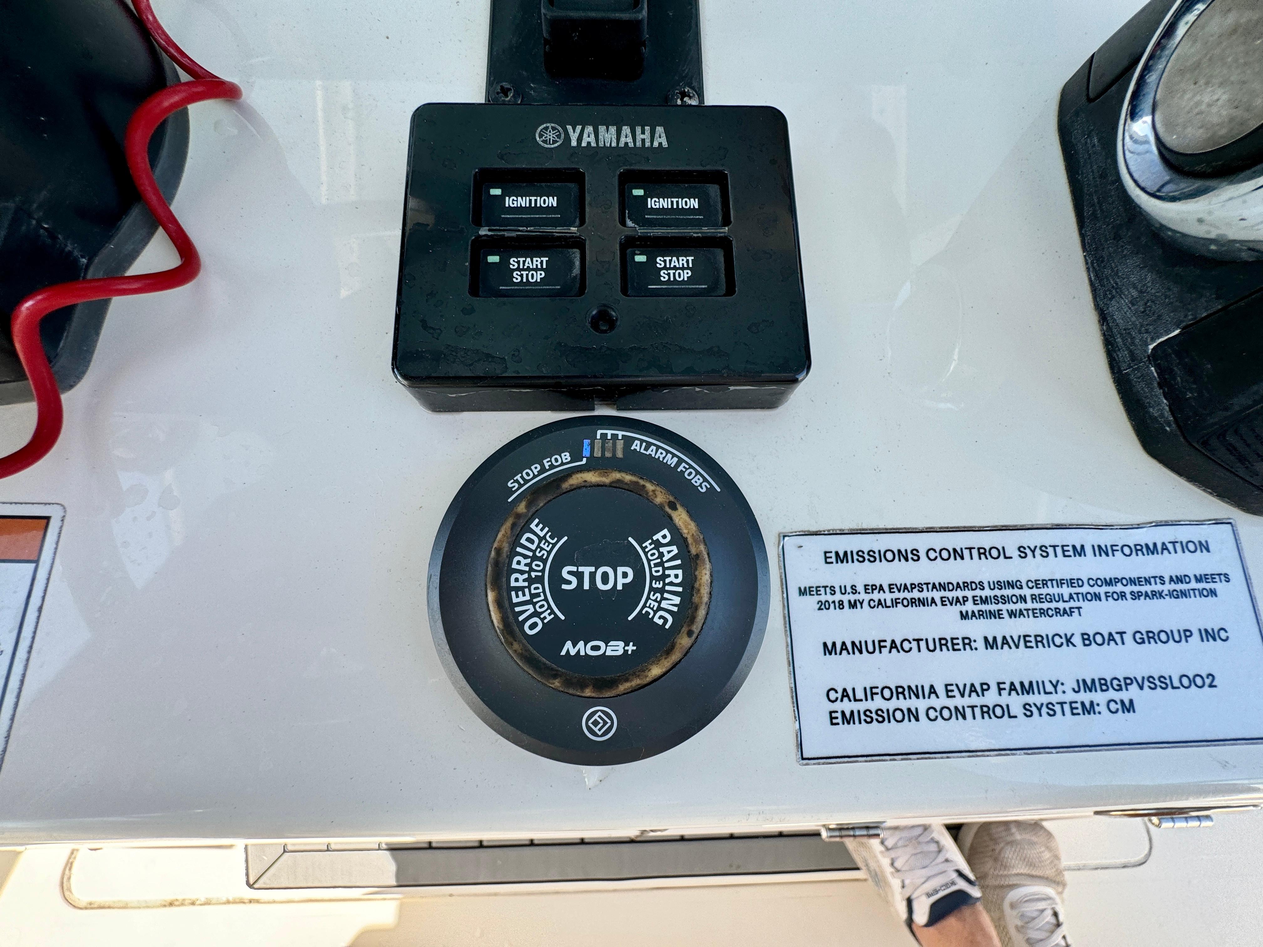 2020-cobia-350-center-console-power-9717904-20250317090539056-1_XLARGE