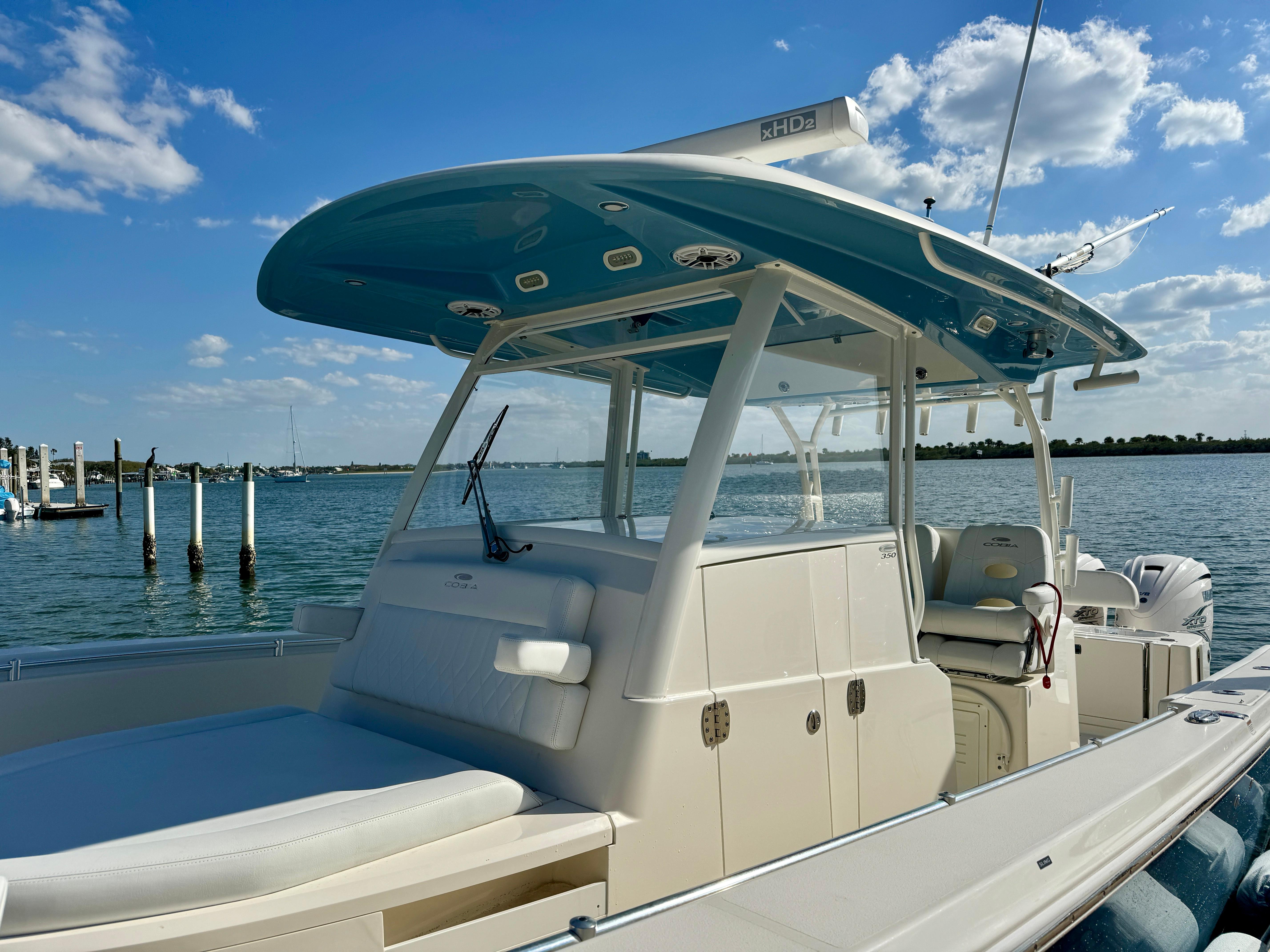2020-cobia-350-center-console-power-9717904-20250317090644862-1_XLARGE