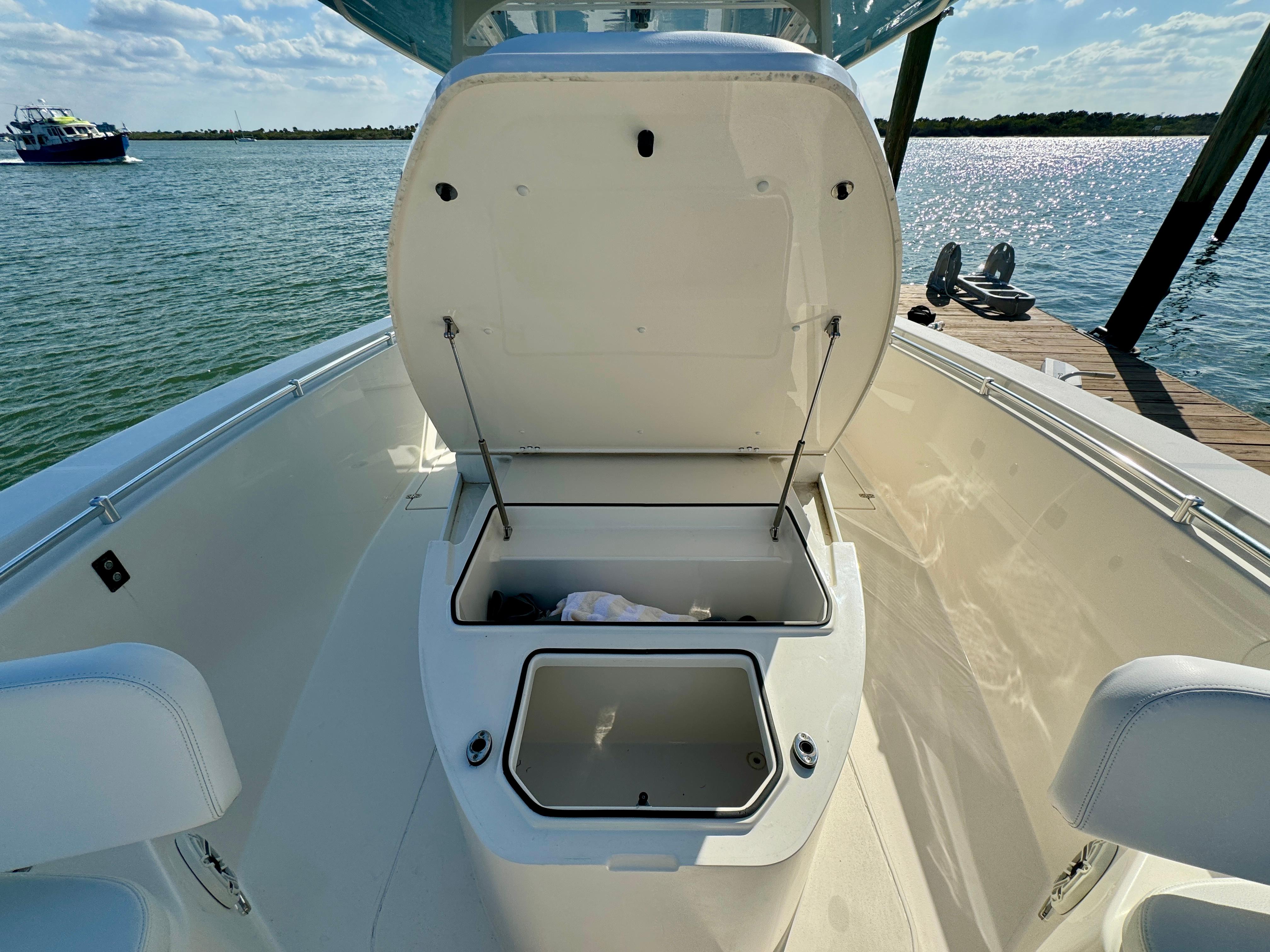 2020-cobia-350-center-console-power-9717904-20250317090713004-1_XLARGE