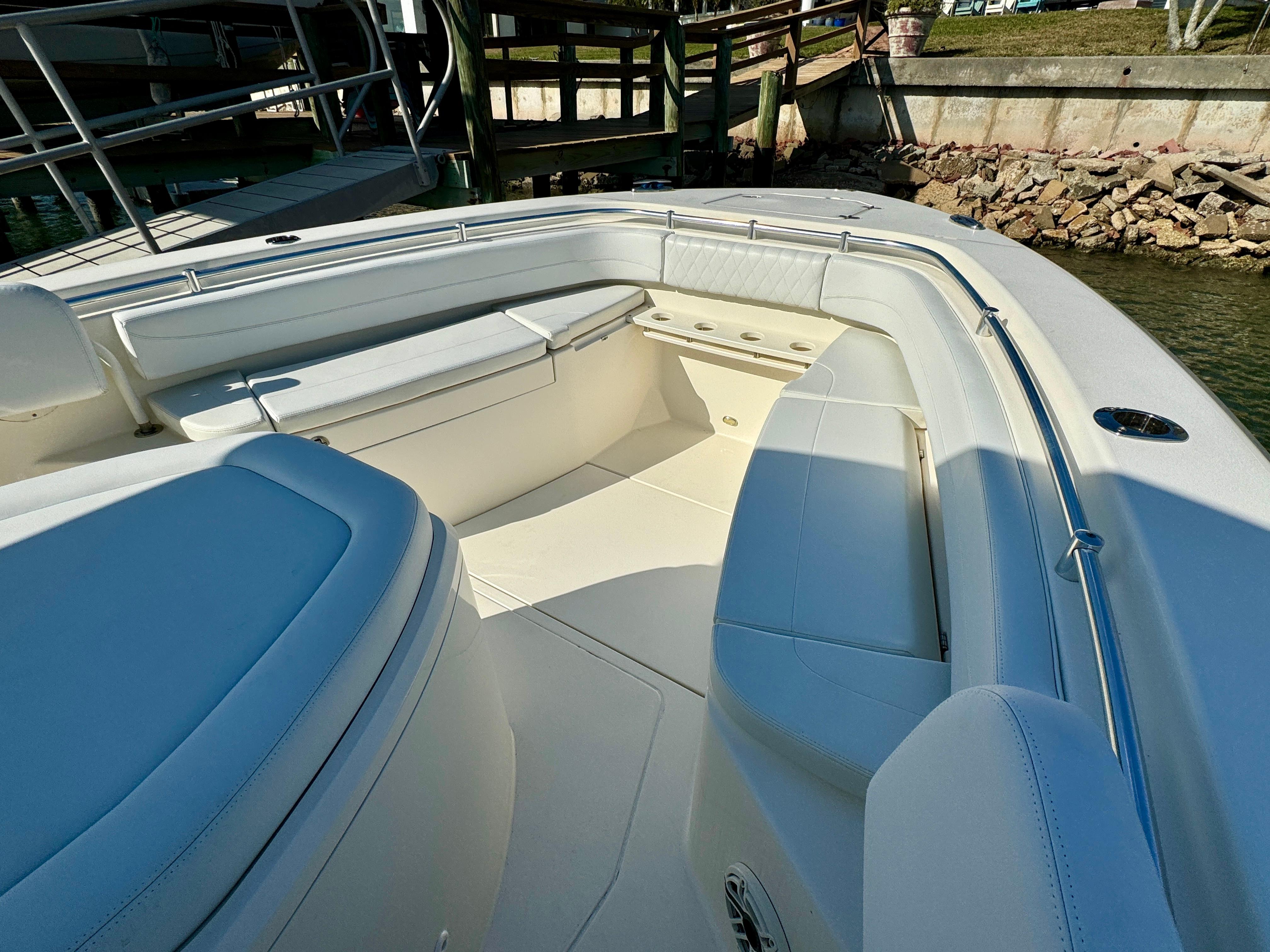 2020-cobia-350-center-console-power-9717904-20250317090718163-1_XLARGE