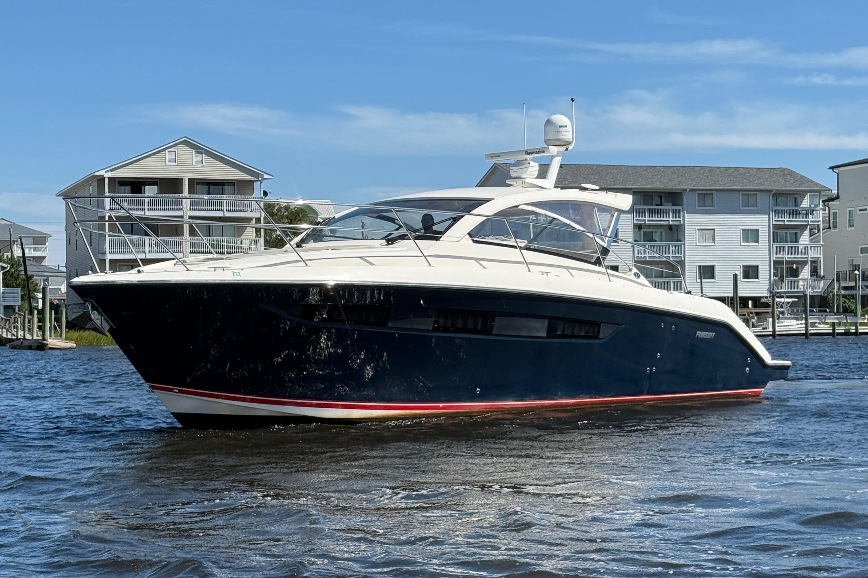 Photo of 2013 Pursuit 41'