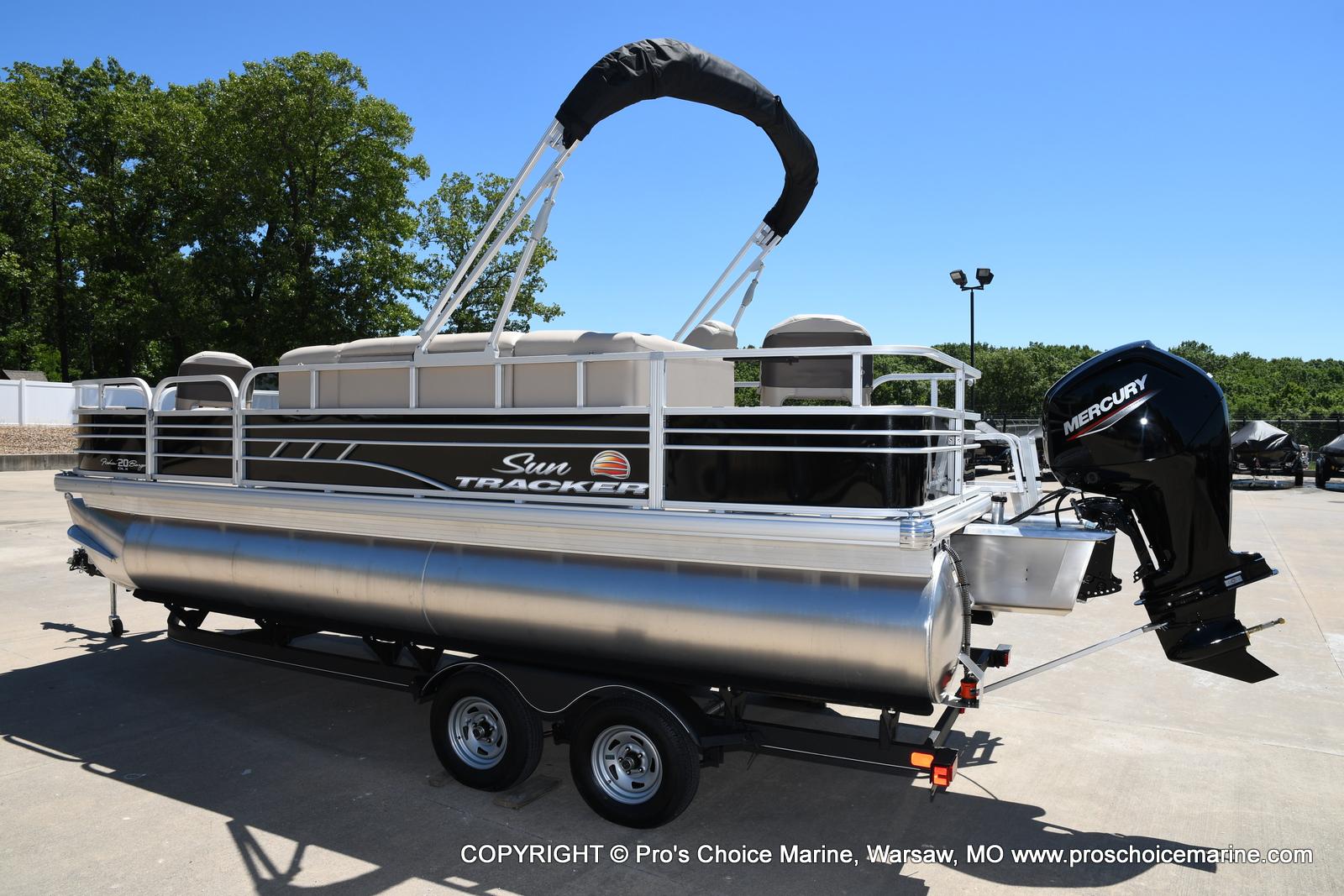 2021 Sun Tracker boat for sale, model of the boat is Fishin' Barge 20 DLX & Image # 27 of 50