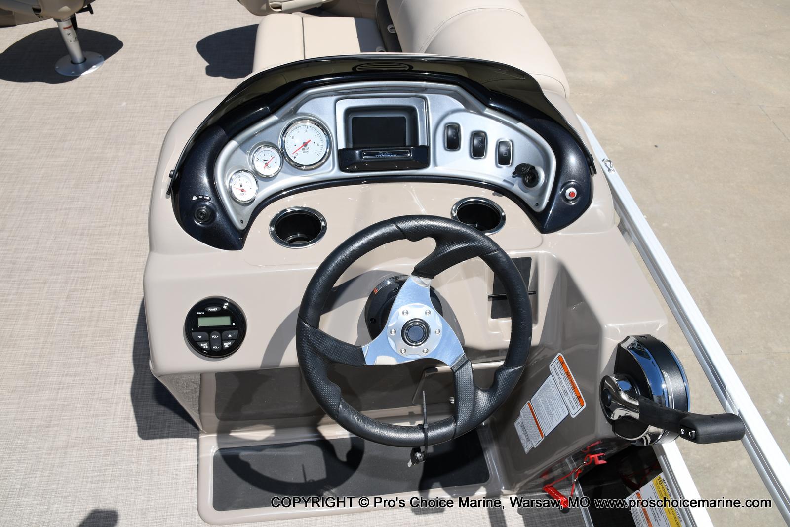 2021 Sun Tracker boat for sale, model of the boat is Fishin' Barge 20 DLX & Image # 44 of 50