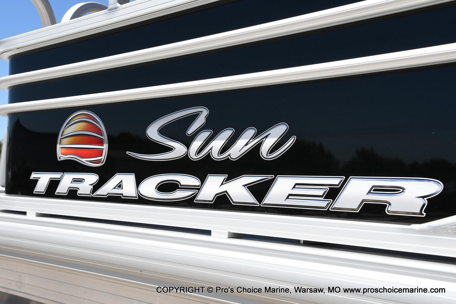 2021 Sun Tracker boat for sale, model of the boat is Fishin' Barge 20 DLX & Image # 47 of 50
