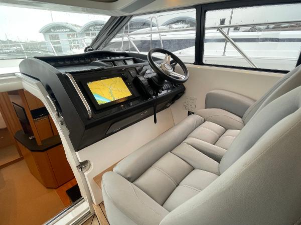 Princess Motor Yacht Sales - Used Princess V42