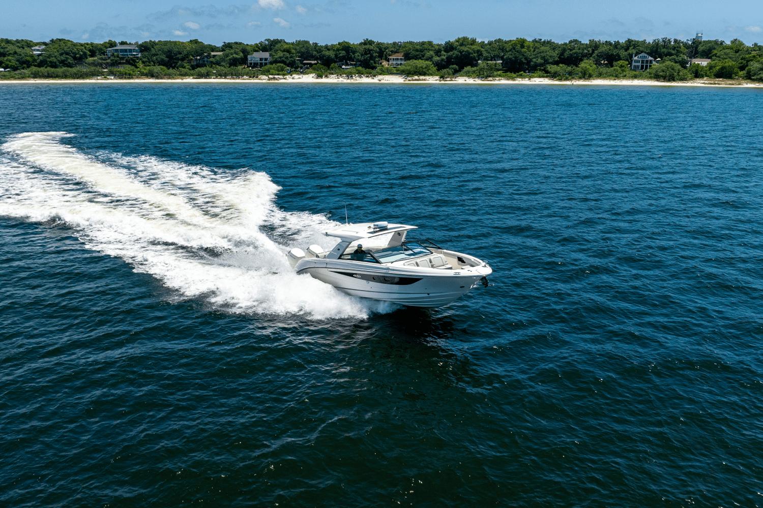 2025-sea-ray-slx-400-outboard-power-9447950-978940312-0-220520250839-18